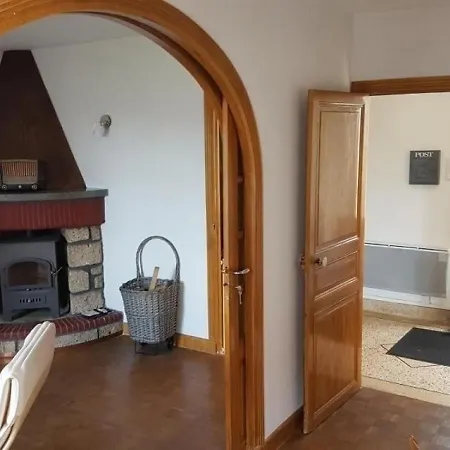 Maison Saint-nectaire, 7 Pieces, 10 Personnes - Fr-1-395-43 Feriehus